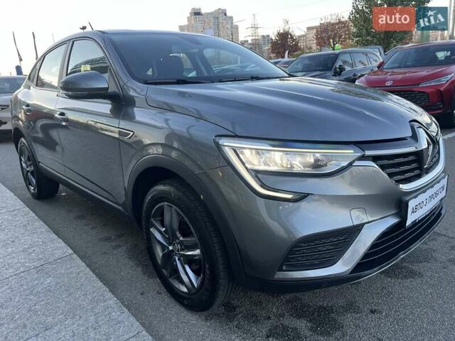 Сірий Рено Arkana, об'ємом двигуна 1.6 л та пробігом 59 тис. км за 15781 $, фото 8 на Automoto.ua