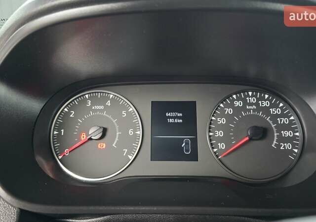 Серый Рено Arkana, объемом двигателя 1.6 л и пробегом 64 тыс. км за 17500 $, фото 26 на Automoto.ua