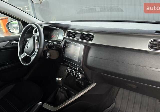 Серый Рено Arkana, объемом двигателя 1.6 л и пробегом 64 тыс. км за 17500 $, фото 30 на Automoto.ua