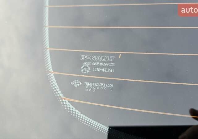 Серый Рено Arkana, объемом двигателя 1.6 л и пробегом 64 тыс. км за 17500 $, фото 21 на Automoto.ua