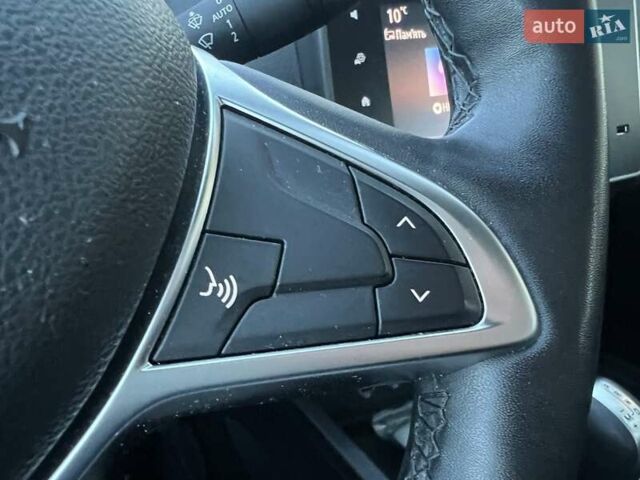 Сірий Рено Arkana, об'ємом двигуна 1.6 л та пробігом 59 тис. км за 15781 $, фото 27 на Automoto.ua