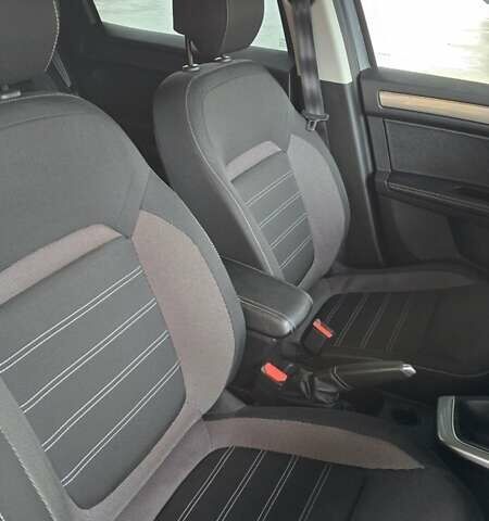 Серый Рено Arkana, объемом двигателя 1.6 л и пробегом 64 тыс. км за 17500 $, фото 31 на Automoto.ua