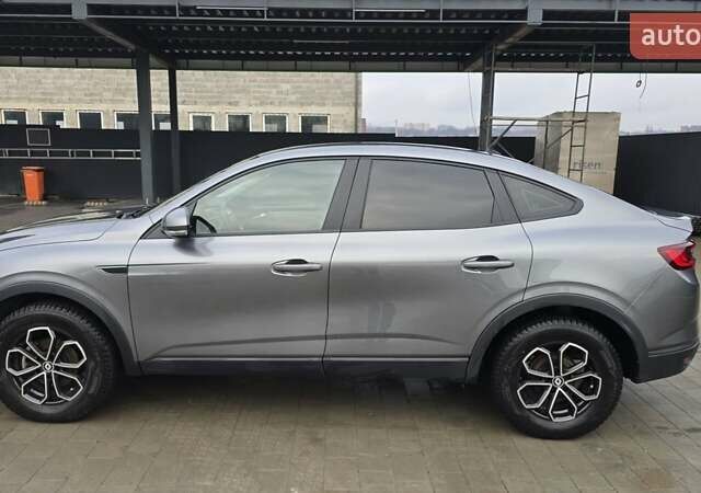 Серый Рено Arkana, объемом двигателя 1.6 л и пробегом 64 тыс. км за 17500 $, фото 4 на Automoto.ua