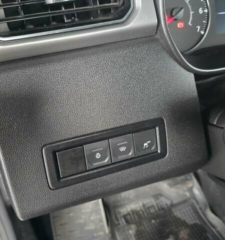 Серый Рено Arkana, объемом двигателя 1.6 л и пробегом 64 тыс. км за 17500 $, фото 28 на Automoto.ua