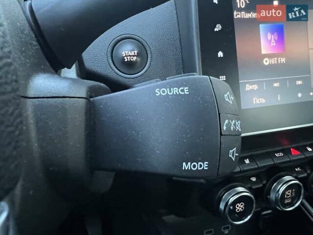 Сірий Рено Arkana, об'ємом двигуна 1.6 л та пробігом 59 тис. км за 15781 $, фото 25 на Automoto.ua