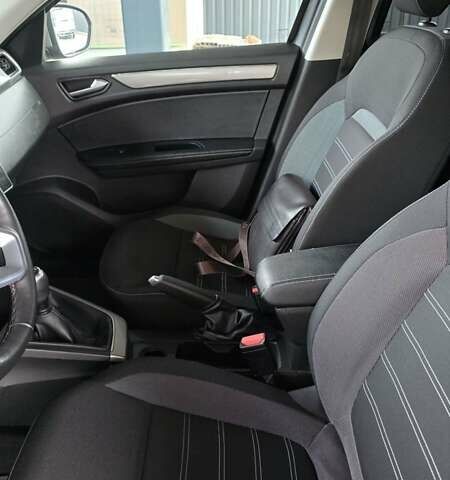 Серый Рено Arkana, объемом двигателя 1.6 л и пробегом 64 тыс. км за 17500 $, фото 35 на Automoto.ua