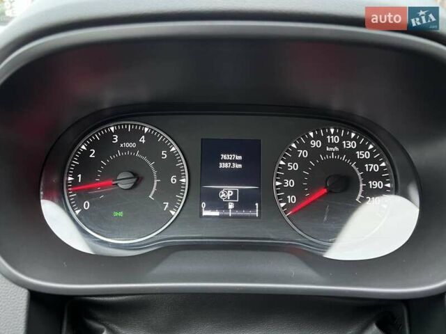 Сірий Рено Arkana, об'ємом двигуна 1.6 л та пробігом 76 тис. км за 14000 $, фото 5 на Automoto.ua