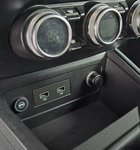 Серый Рено Arkana, объемом двигателя 1.6 л и пробегом 64 тыс. км за 17500 $, фото 27 на Automoto.ua