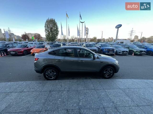 Сірий Рено Arkana, об'ємом двигуна 1.6 л та пробігом 59 тис. км за 15781 $, фото 7 на Automoto.ua