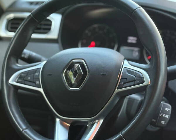 Серый Рено Arkana, объемом двигателя 1.6 л и пробегом 105 тыс. км за 16500 $, фото 10 на Automoto.ua