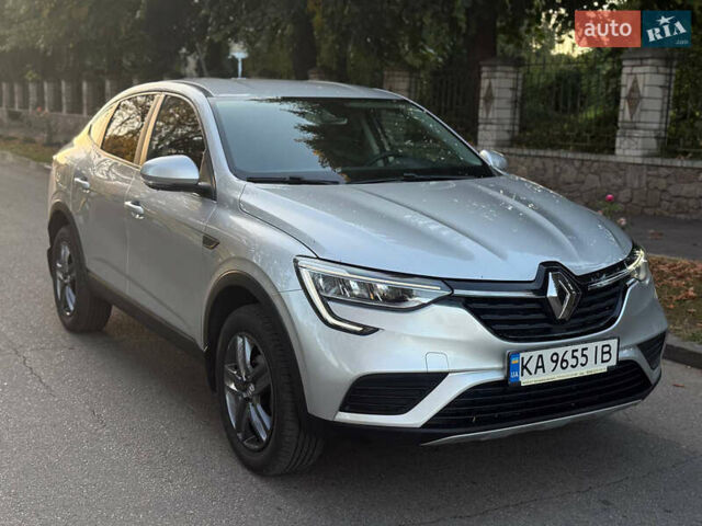 Серый Рено Arkana, объемом двигателя 1.6 л и пробегом 105 тыс. км за 16500 $, фото 2 на Automoto.ua