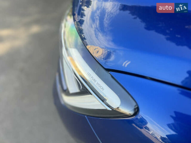 Синий Рено Arkana, объемом двигателя 1.6 л и пробегом 34 тыс. км за 17800 $, фото 10 на Automoto.ua