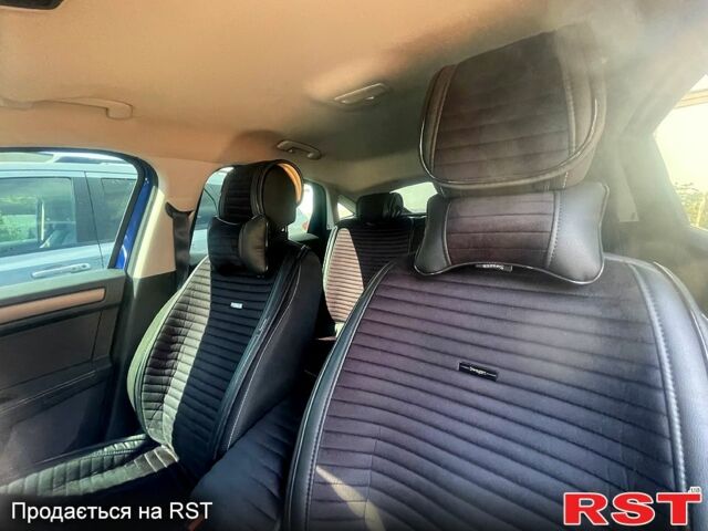 Синий Рено Arkana, объемом двигателя 1.6 л и пробегом 80 тыс. км за 15500 $, фото 5 на Automoto.ua