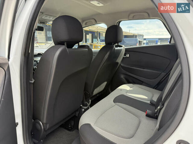 Білий Рено Каптур, об'ємом двигуна 1.5 л та пробігом 220 тис. км за 11950 $, фото 18 на Automoto.ua