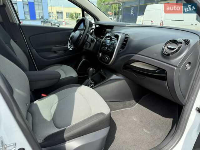 Білий Рено Каптур, об'ємом двигуна 1.5 л та пробігом 220 тис. км за 11950 $, фото 24 на Automoto.ua