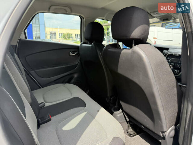 Білий Рено Каптур, об'ємом двигуна 1.5 л та пробігом 220 тис. км за 11950 $, фото 23 на Automoto.ua