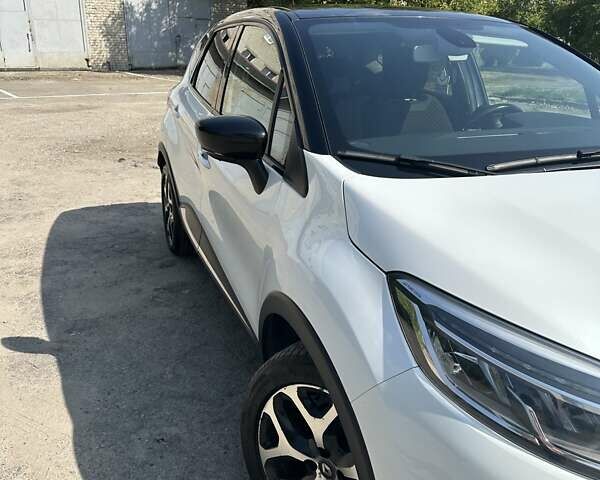 Белый Рено Каптур, объемом двигателя 1.46 л и пробегом 111 тыс. км за 16000 $, фото 4 на Automoto.ua