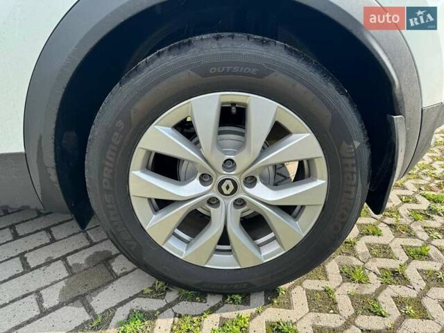 Білий Рено Каптур, об'ємом двигуна 1.33 л та пробігом 29 тис. км за 19000 $, фото 9 на Automoto.ua