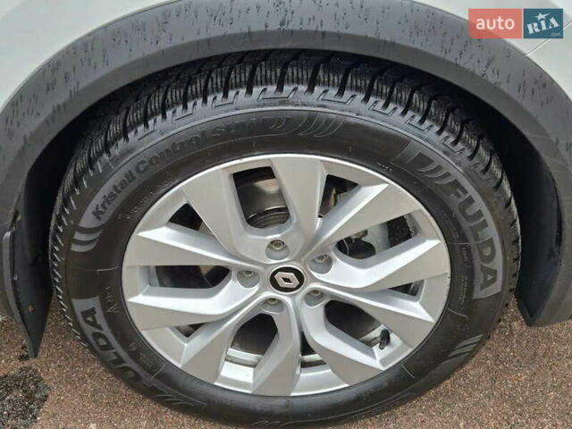 Рено Каптур 2021 в Киеве на Automoto.ua Белый Рено Каптур, объемом двигателя 1.33 л и пробегом 68 тыс. км за 17900 $, фото 5 на Automoto.ua