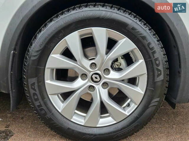 Рено Каптур 2021 в Киеве на Automoto.ua Белый Рено Каптур, объемом двигателя 1.33 л и пробегом 68 тыс. км за 17900 $, фото 6 на Automoto.ua