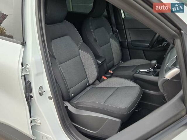 Белый Рено Каптур, объемом двигателя 1.4 л и пробегом 68 тыс. км за 16700 $, фото 10 на Automoto.ua
