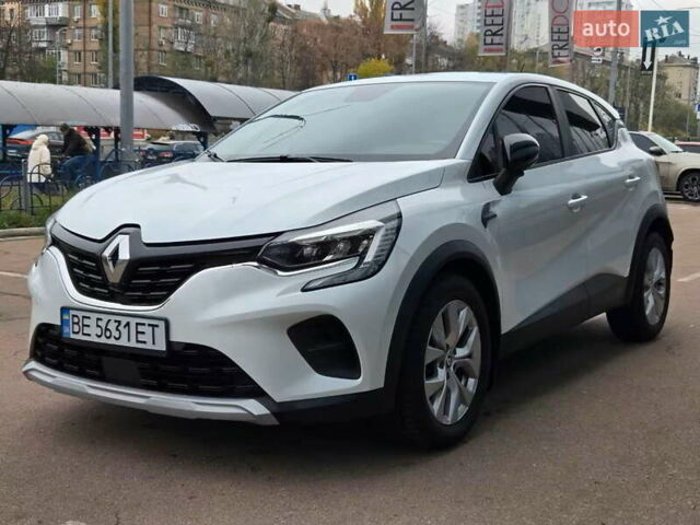 Белый Рено Каптур, объемом двигателя 1.4 л и пробегом 68 тыс. км за 16300 $, фото 2 на Automoto.ua