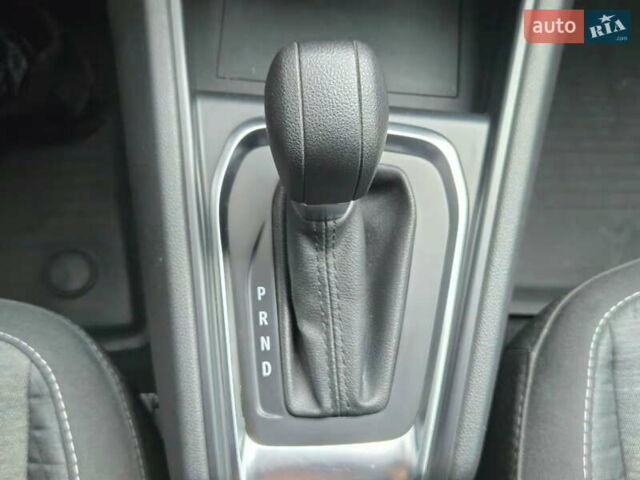 Рено Каптур 2021 в Киеве на Automoto.ua Белый Рено Каптур, объемом двигателя 1.33 л и пробегом 68 тыс. км за 17900 $, фото 19 на Automoto.ua