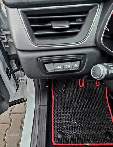 Білий Рено Каптур, об'ємом двигуна 1.33 л та пробігом 43 тис. км за 18500 $, фото 7 на Automoto.ua