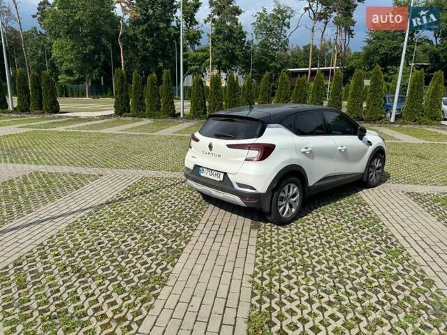 Белый Рено Каптур, объемом двигателя 1.33 л и пробегом 29 тыс. км за 19000 $, фото 2 на Automoto.ua