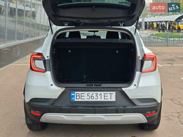 Белый Рено Каптур, объемом двигателя 1.4 л и пробегом 68 тыс. км за 16300 $, фото 9 на Automoto.ua