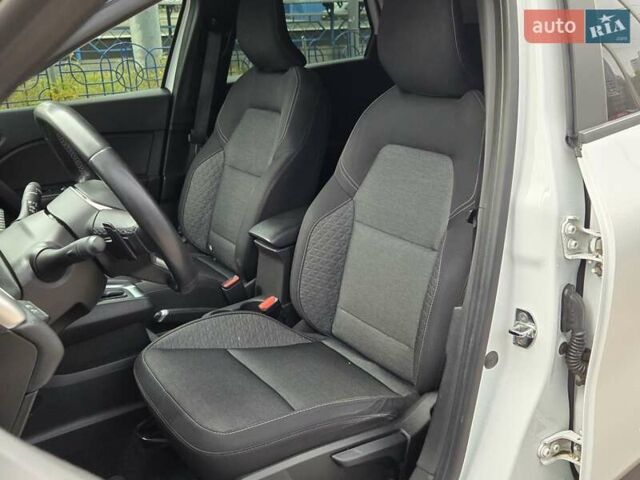 Белый Рено Каптур, объемом двигателя 1.4 л и пробегом 68 тыс. км за 16700 $, фото 8 на Automoto.ua