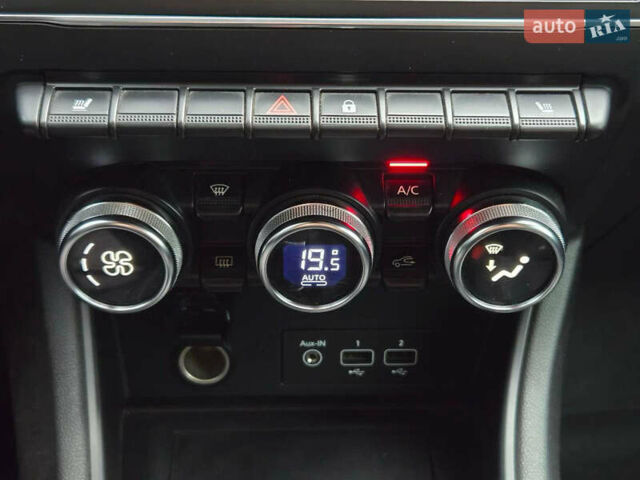 Рено Каптур 2021 в Киеве на Automoto.ua Белый Рено Каптур, объемом двигателя 1.33 л и пробегом 68 тыс. км за 17900 $, фото 17 на Automoto.ua