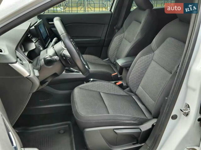 Рено Каптур 2021 в Киеве на Automoto.ua Белый Рено Каптур, объемом двигателя 1.33 л и пробегом 68 тыс. км за 17900 $, фото 14 на Automoto.ua