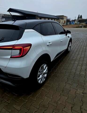 Білий Рено Каптур, об'ємом двигуна 1.33 л та пробігом 43 тис. км за 18500 $, фото 3 на Automoto.ua