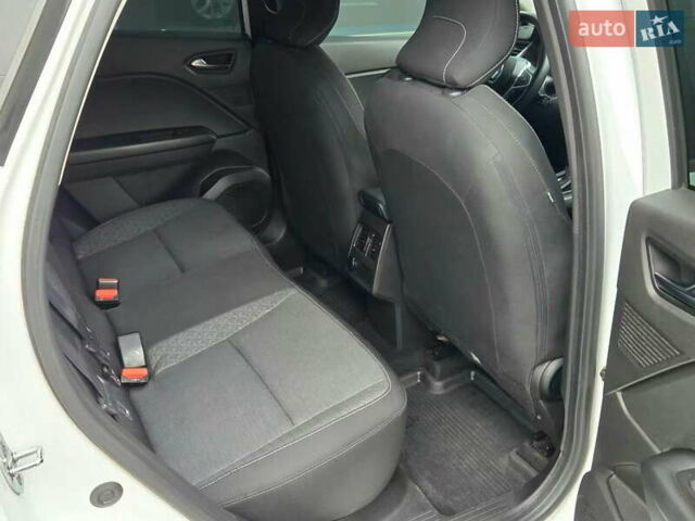 Белый Рено Каптур, объемом двигателя 1.4 л и пробегом 68 тыс. км за 16300 $, фото 14 на Automoto.ua