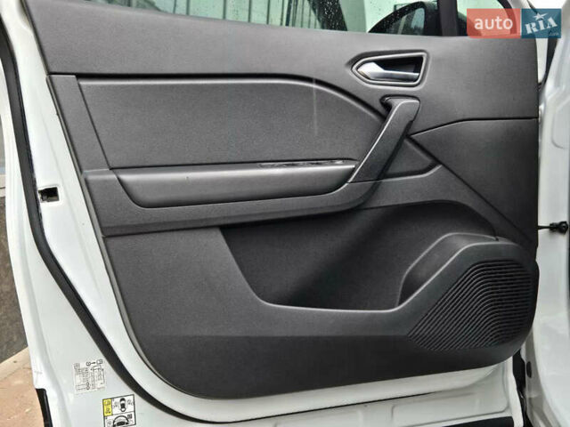 Рено Каптур 2021 в Киеве на Automoto.ua Белый Рено Каптур, объемом двигателя 1.33 л и пробегом 68 тыс. км за 17900 $, фото 13 на Automoto.ua