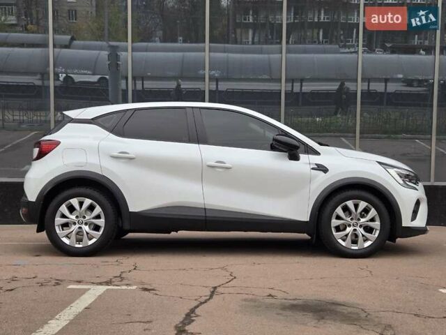 Белый Рено Каптур, объемом двигателя 1.3 л и пробегом 68 тыс. км за 16700 $, фото 1 на Automoto.ua