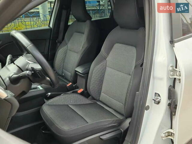 Белый Рено Каптур, объемом двигателя 1.4 л и пробегом 68 тыс. км за 16300 $, фото 11 на Automoto.ua