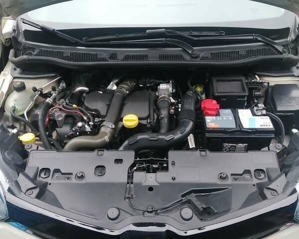 Бежевый Рено Каптур, объемом двигателя 1.46 л и пробегом 126 тыс. км за 11000 $, фото 13 на Automoto.ua