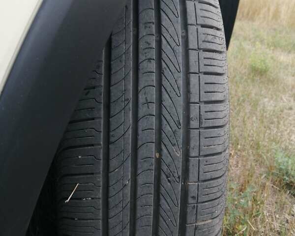 Бежевый Рено Каптур, объемом двигателя 1.46 л и пробегом 126 тыс. км за 11000 $, фото 2 на Automoto.ua