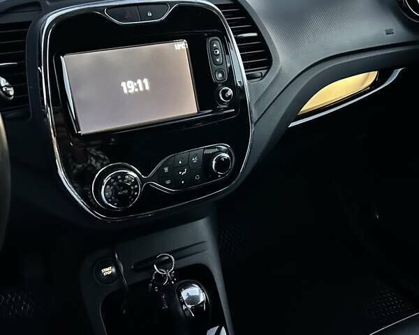 Бежевий Рено Каптур, об'ємом двигуна 1.2 л та пробігом 72 тис. км за 13800 $, фото 9 на Automoto.ua