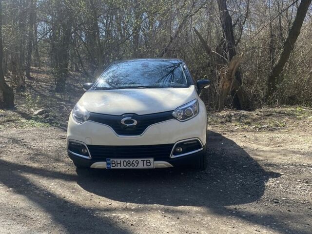 Бежевый Рено Каптур, объемом двигателя 1.5 л и пробегом 110 тыс. км за 10500 $, фото 2 на Automoto.ua