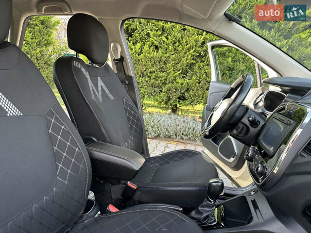 Бежевый Рено Каптур, объемом двигателя 1.46 л и пробегом 100 тыс. км за 13200 $, фото 37 на Automoto.ua