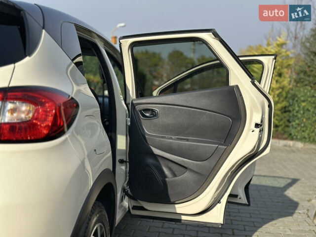 Бежевый Рено Каптур, объемом двигателя 1.46 л и пробегом 100 тыс. км за 13200 $, фото 22 на Automoto.ua