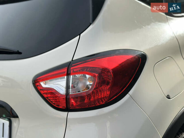 Бежевый Рено Каптур, объемом двигателя 1.46 л и пробегом 100 тыс. км за 13200 $, фото 14 на Automoto.ua