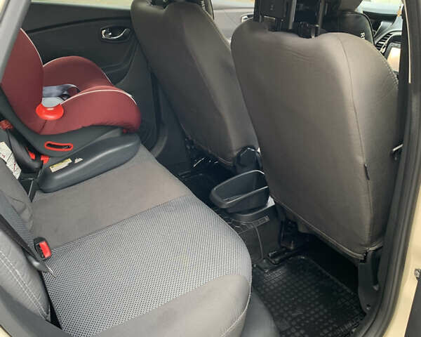 Бежевий Рено Каптур, об'ємом двигуна 1.46 л та пробігом 115 тис. км за 13500 $, фото 6 на Automoto.ua