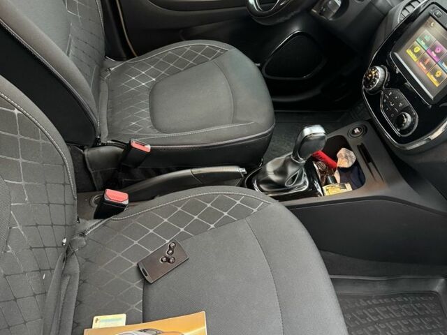 Бежевый Рено Каптур, объемом двигателя 1.5 л и пробегом 58 тыс. км за 14200 $, фото 4 на Automoto.ua