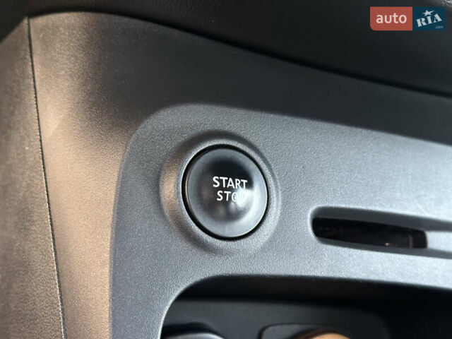 Бежевый Рено Каптур, объемом двигателя 1.46 л и пробегом 100 тыс. км за 13200 $, фото 46 на Automoto.ua