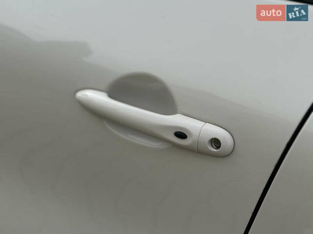 Бежевый Рено Каптур, объемом двигателя 1.46 л и пробегом 100 тыс. км за 13200 $, фото 18 на Automoto.ua