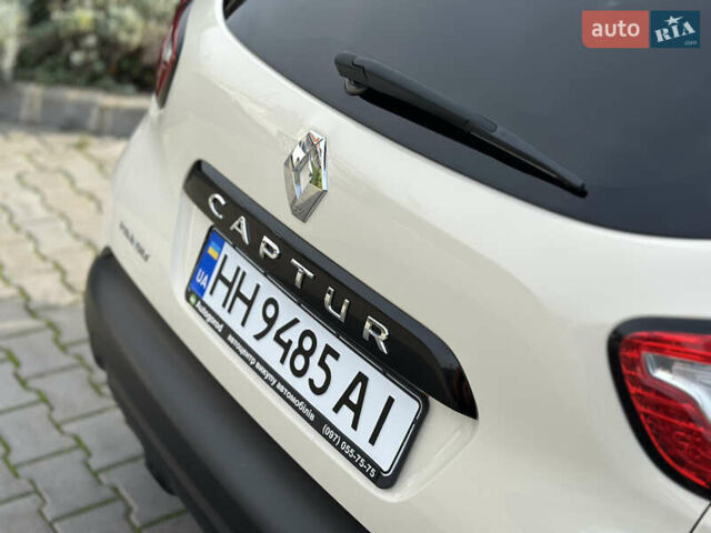 Бежевый Рено Каптур, объемом двигателя 1.46 л и пробегом 100 тыс. км за 13200 $, фото 16 на Automoto.ua